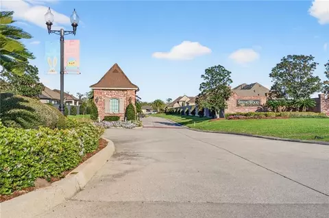 106 Orchid Ct, Belle Chasse, LA 70037