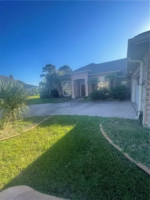 Exterior - 217 Masters Point Ct, Slidell, LA 70458 photo 2 of 2