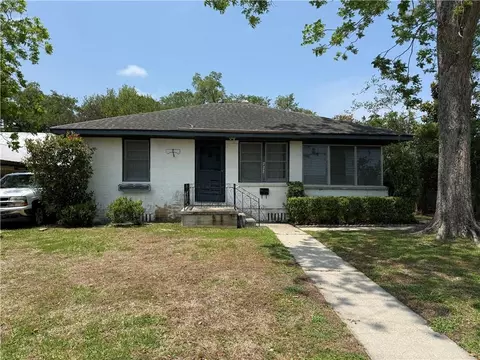 222 Walter Rd, River Ridge, LA 70123