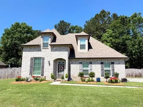 832 Lee Dr, Ponchatoula, LA 70454
