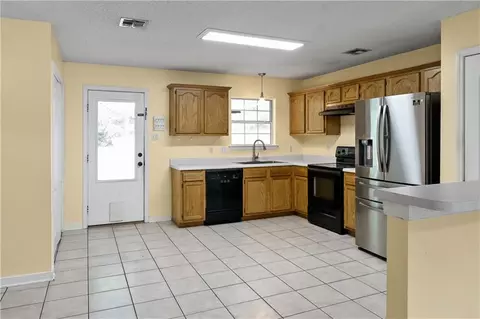 Kitchen - 2510 Crane St, Slidell, LA 70460 photo 1 of 3