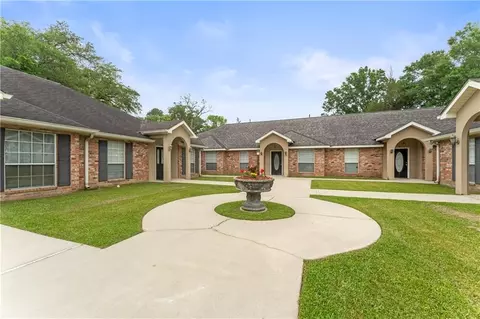 1300 S Range Rd, Hammond, LA 70403