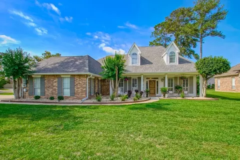 93 Longwood Dr, Mandeville, LA 70471
