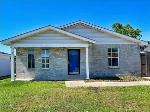 2704 Bayou Vista Dr, Marrero, LA 70072