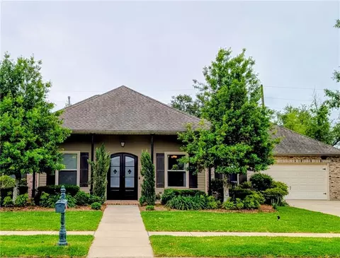 313 Lac Cypriere Dr, Luling, LA 70070