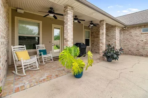 Exterior - 313 Lac Cypriere Dr, Luling, LA 70070 photo 3 of 5