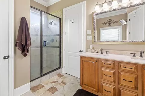 Bath - 313 Lac Cypriere Dr, Luling, LA 70070 photo 2 of 4
