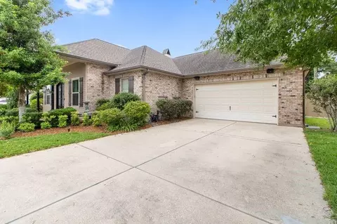 Exterior - 313 Lac Cypriere Dr, Luling, LA 70070 photo 2 of 5