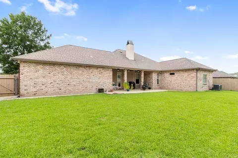 Exterior - 313 Lac Cypriere Dr, Luling, LA 70070 photo 5 of 5