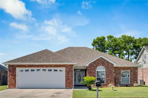 212 Tulip Dr, Houma, LA 70360