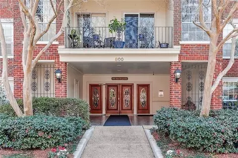 800 Rue Burgundy St #223, Metairie, LA 70005