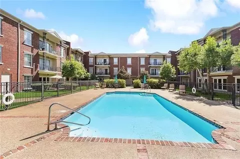 800 Rue Burgundy St #223, Metairie, LA 70005