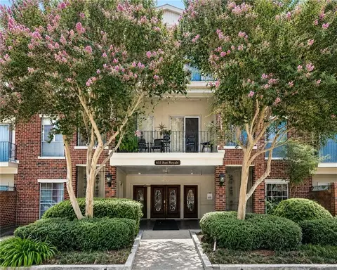 800 Rue Burgundy St #223, Metairie, LA 70005