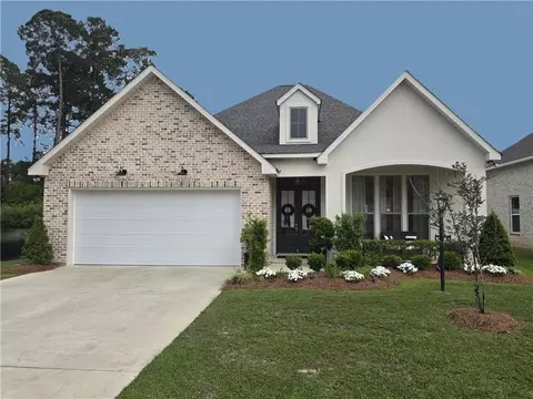 67586 Antioch Dr, Mandeville, LA 70471
