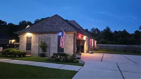 Exterior - 213 Saw Grass Loop, Covington, LA 70435 photo 6 of 8