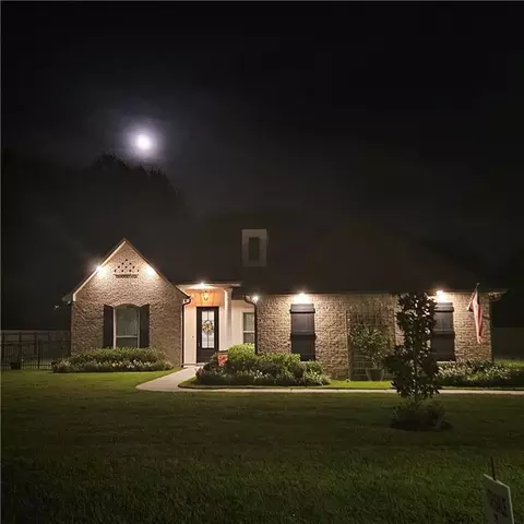 Exterior - 213 Saw Grass Loop, Covington, LA 70435 photo 7 of 9