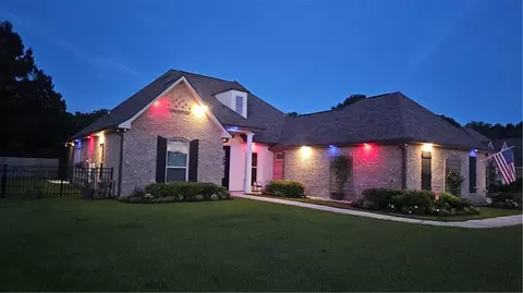 Exterior - 213 Saw Grass Loop, Covington, LA 70435 photo 5 of 8