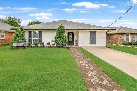 5032 Wilson Dr, Metairie, LA 70003