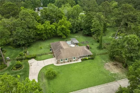 View/Area - 15 S Division Dr, Covington, LA 70433 photo 1 of 3