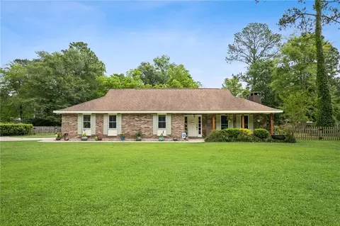 15 S Division Dr, Covington, LA 70433
