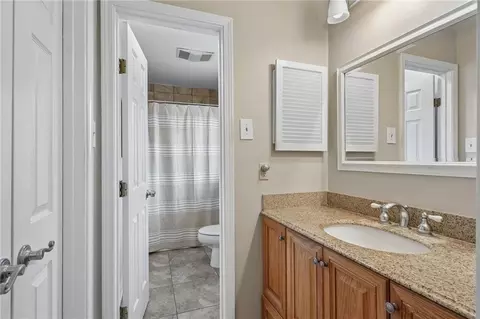 Bath - 10 Glacier St, Kenner, LA 70065 photo 1 of 4