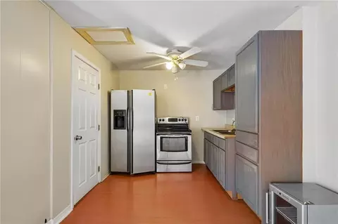 Kitchen - 10 Glacier St, Kenner, LA 70065 photo 4 of 4