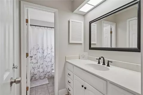 Bath - 10 Glacier St, Kenner, LA 70065 photo 3 of 4