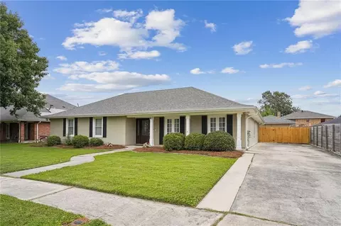 Exterior - 10 Glacier St, Kenner, LA 70065 photo 2 of 7