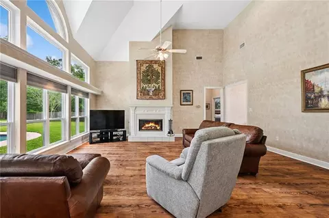 Living - 1338 Woodmere Dr, Mandeville, LA 70471 photo 2 of 5