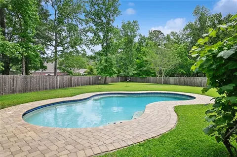 Exterior - 1338 Woodmere Dr, Mandeville, LA 70471 photo 2 of 8