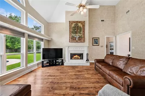 Living - 1338 Woodmere Dr, Mandeville, LA 70471 photo 3 of 5