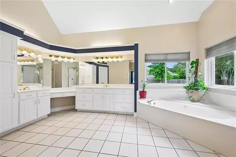 Bath - 1338 Woodmere Dr, Mandeville, LA 70471 photo 1 of 5