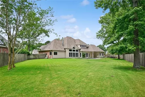 Exterior - 1338 Woodmere Dr, Mandeville, LA 70471 photo 3 of 8