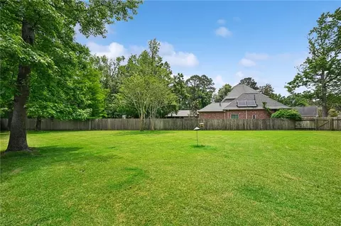 Exterior - 1338 Woodmere Dr, Mandeville, LA 70471 photo 7 of 8