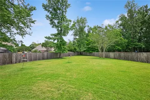 Exterior - 1338 Woodmere Dr, Mandeville, LA 70471 photo 4 of 8