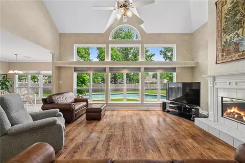 Living - 1338 Woodmere Dr, Mandeville, LA 70471 photo 1 of 5