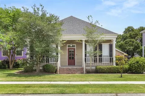 18 Seaward Ct, New Orleans, LA 70131
