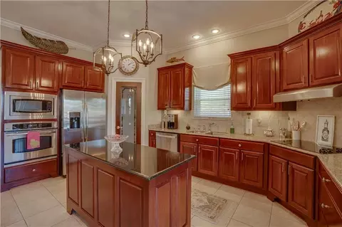 Kitchen - 102 Constellation Dr, Slidell, LA 70458 photo 3 of 7