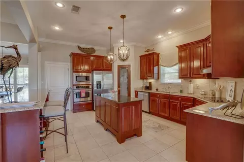 Kitchen - 102 Constellation Dr, Slidell, LA 70458 photo 2 of 7