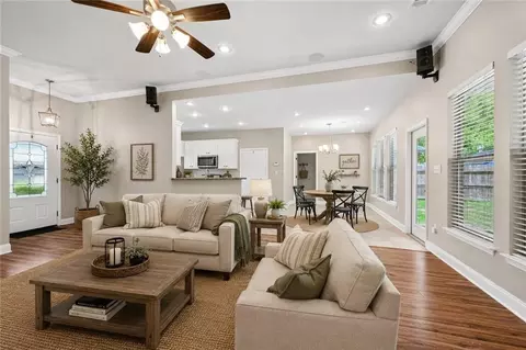 Living - 70356 State St, Mandeville, LA 70471 photo 3 of 3