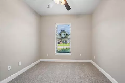 Bedroom - 70356 State St, Mandeville, LA 70471 photo 2 of 3