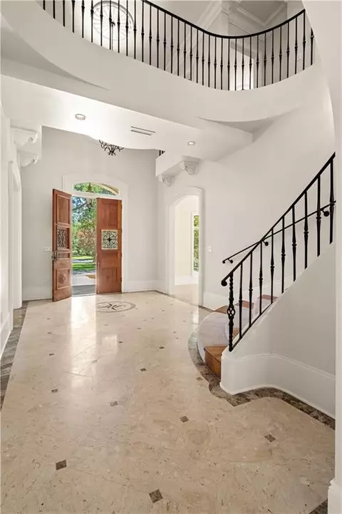 Entry Way - 8 Mulberry Pt, Covington, LA 70433 photo 3 of 7