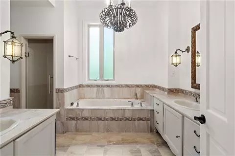Bath - 8 Mulberry Pt, Covington, LA 70433 photo 3 of 4
