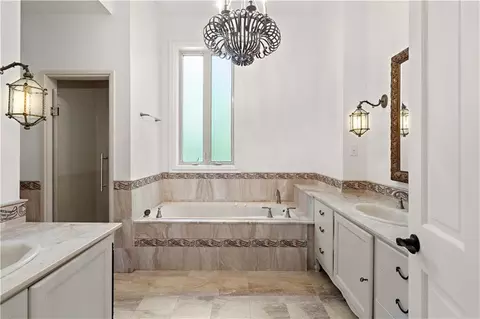 Bath - 8 Mulberry Pt, Covington, LA 70433 photo 3 of 4