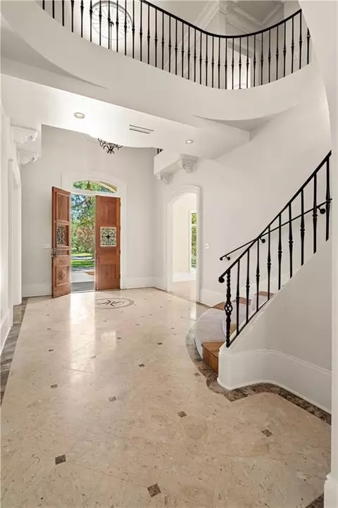 Entry Way - 8 Mulberry Pt, Covington, LA 70433 photo 3 of 7