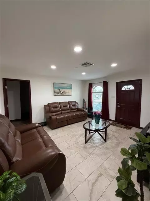 Living - 4149 Tulane Dr, Kenner, LA 70065 photo 1 of 2