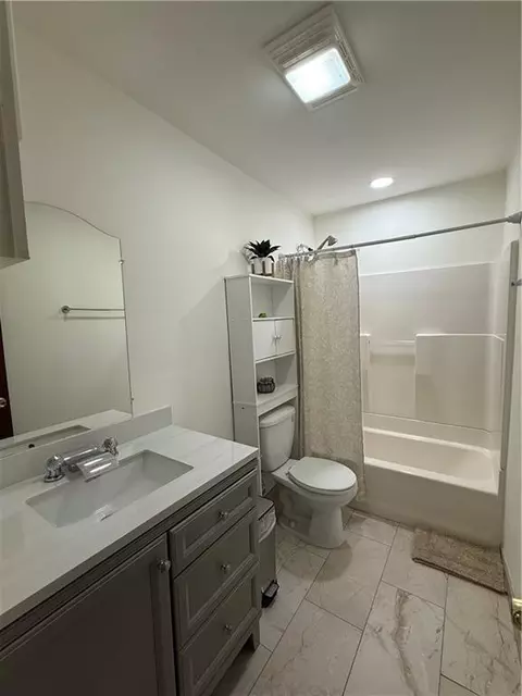 Bath - 4149 Tulane Dr, Kenner, LA 70065 photo 1 of 1
