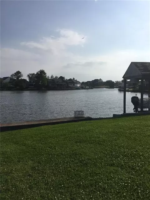 119 Brushfire Ln, Slidell, LA 70458
