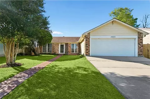 3840 Clover Ln, Harvey, LA 70058
