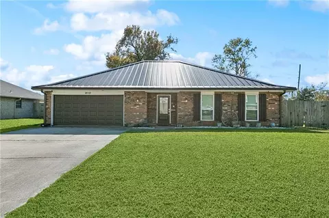 312 Devon Rd, Laplace, LA 70069